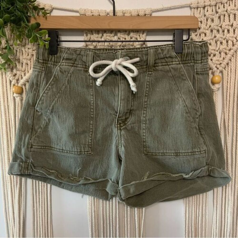AMERICAN EAGLE‎ Women’s Tomgirl Olive Green Drawstring Cuffed Shorts Size 0 - Picture 2 of 14